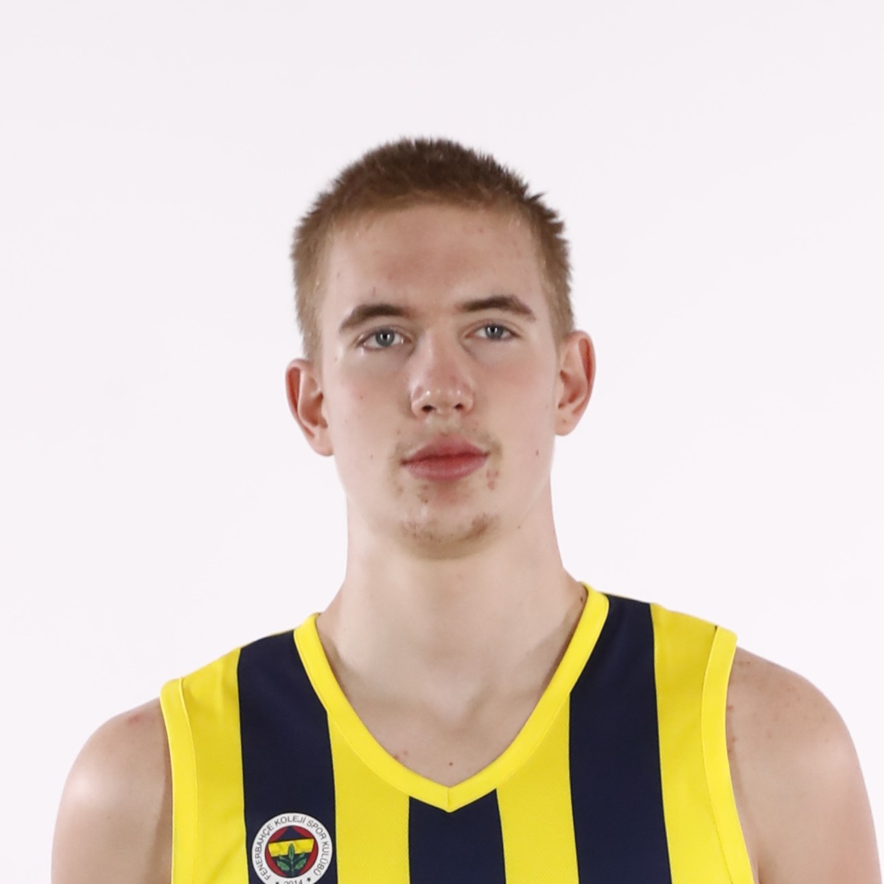 Comparing the Pathways: NCAA vs. European Pro Development