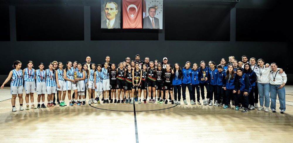 2025-2026 Sezonu U14 Kızlar B Ligi Şampiyonu Genç Paşabahçe