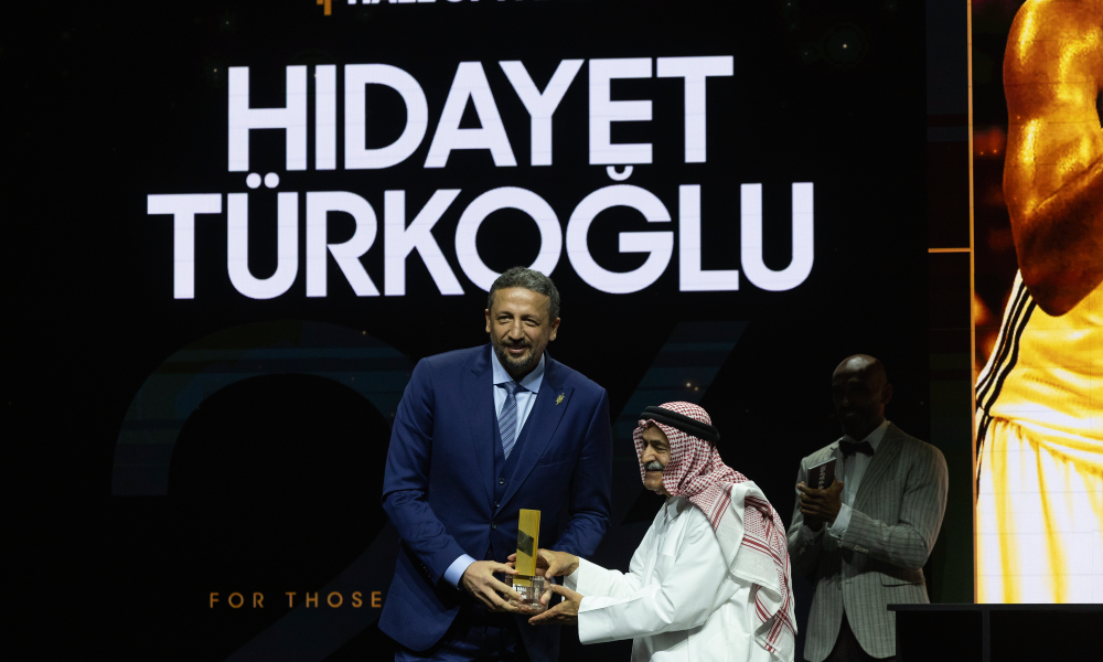 TBF Başkanı Hidayet Türkoğlu, FIBA Hall of Fame 2026 Listesinde Ödülünü Aldı