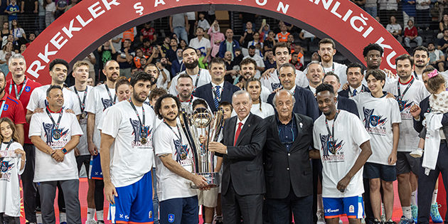 37. Erkekler Cumhurbaşkanlığı Kupası’nda Şampiyon Anadolu Efes
